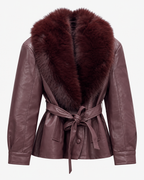 Veste ceinturée effet cuir avec col en fourrure